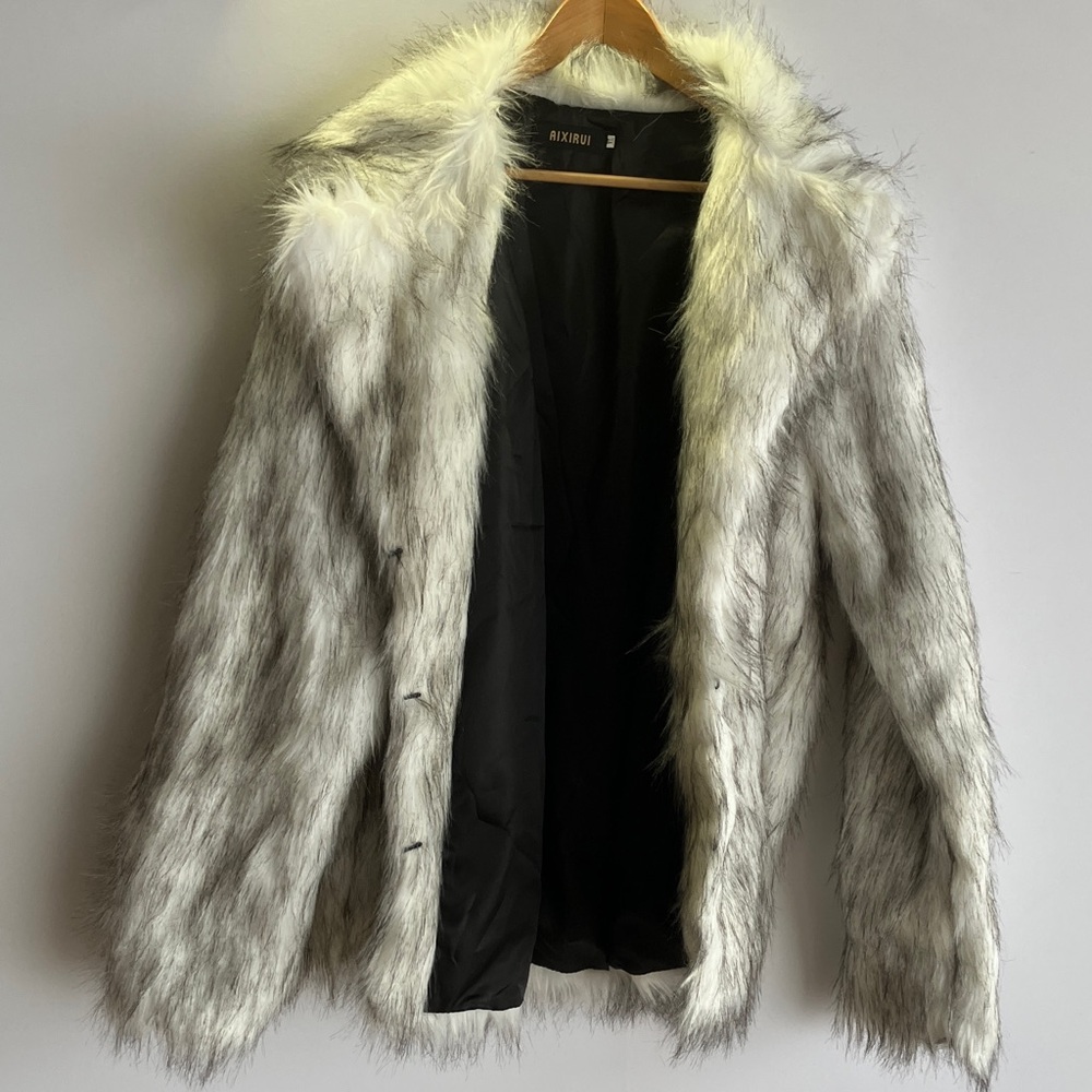 Elegant Women's Silver Faux Fur Teddy Jacket